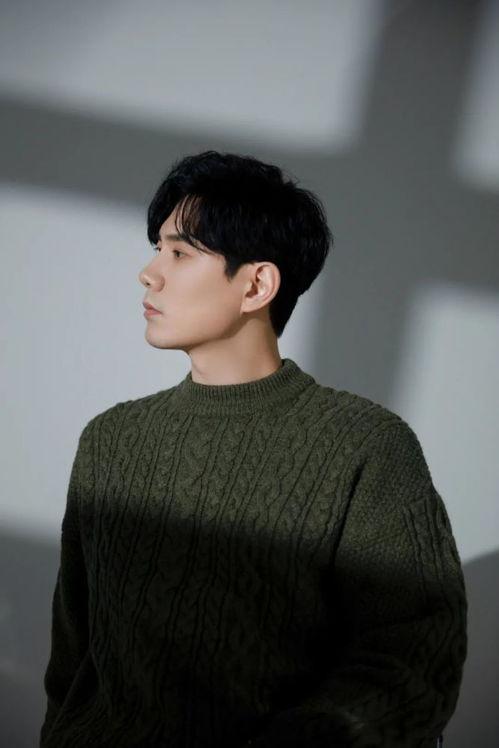 到处逛的娱乐圈吃瓜人,跟随潮流，畅游八卦海洋